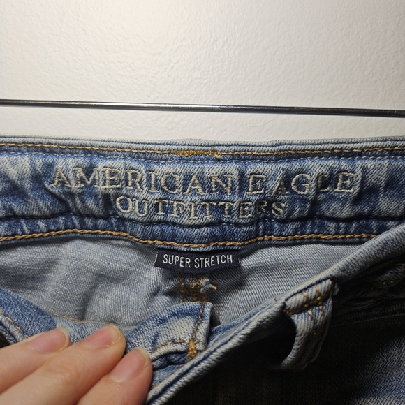 American Eagle Boho Artist Low-Rise Distressed Blue Jeans - Picture 7 of 9